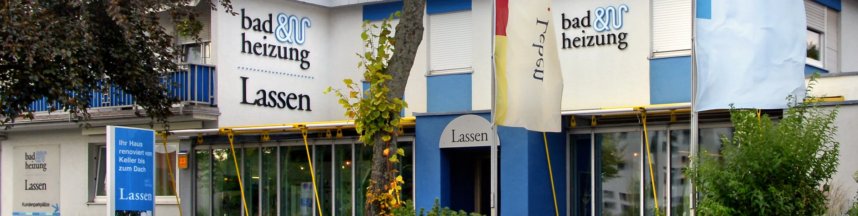 Das Firmengebäude mit Ausstellung der Lassen GmbH.