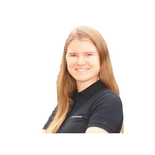Mitarbeiterin Linda Marin vor neutralem Hintergrund.
